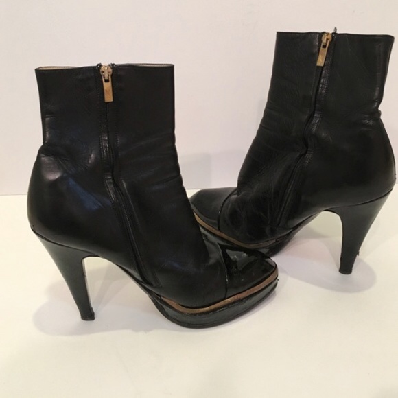 Ysl Leather Gold Cap Toe Booties - Picture 4 of 4